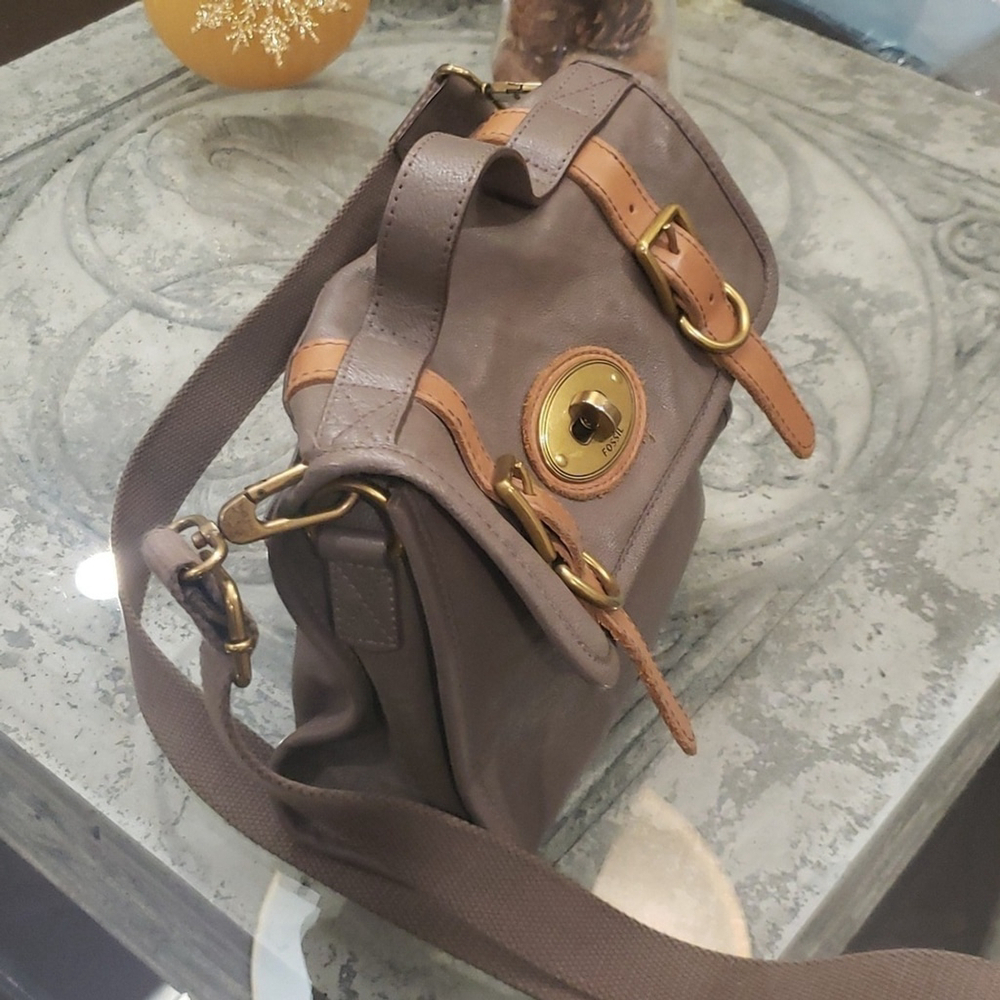 FOSSIL WOMEN'S LEATHER CROSSBODY GRAY CLASSIC FLAP CLOSURE BAG - Picture 3 of 13